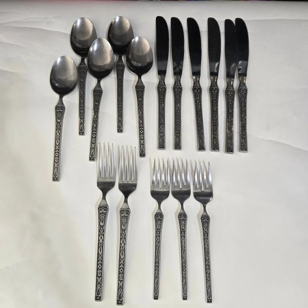 17 Pc Supreme Cutlery Flatware Set TWS131 Floral Scroll Japan Forks Spoons MCM
